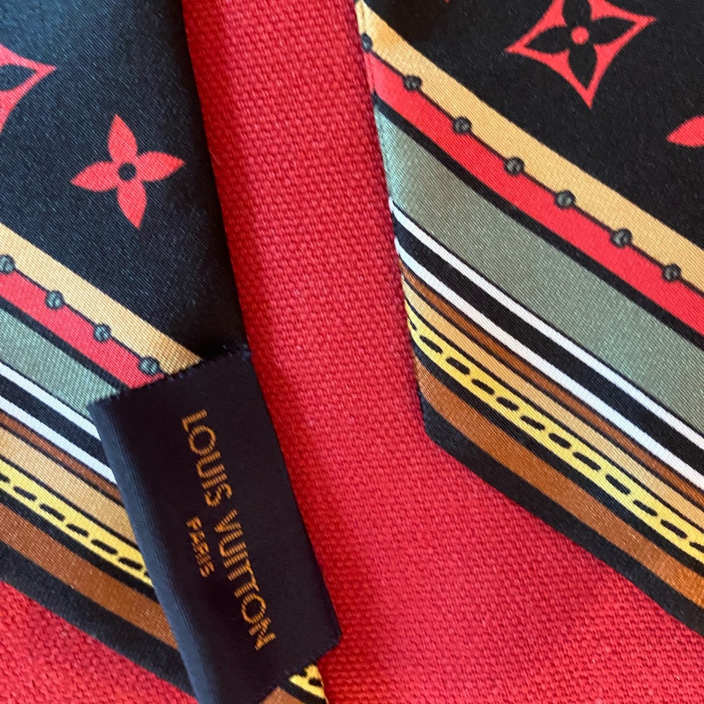 Louis Vuitton Bandeau.